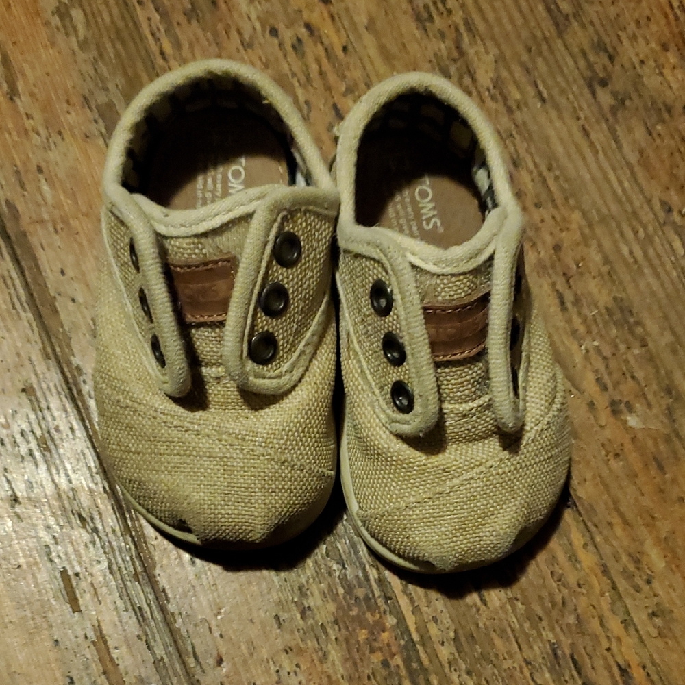 TOMS Baby Beige Canvas Sneakers